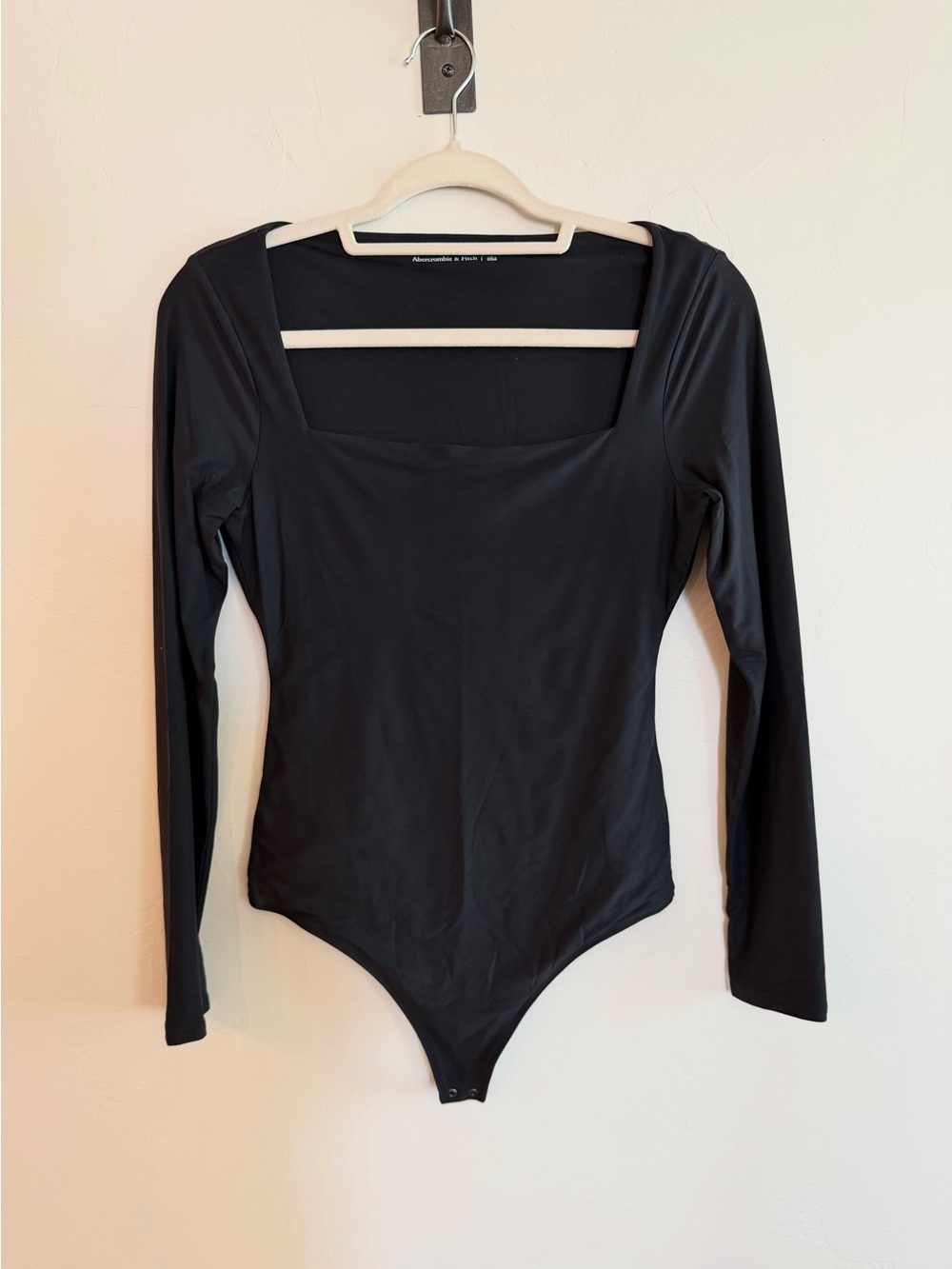 Abercrombie & Fitch Soft Matte Seamless Long Sleeve Squre-Neck Bodysuit